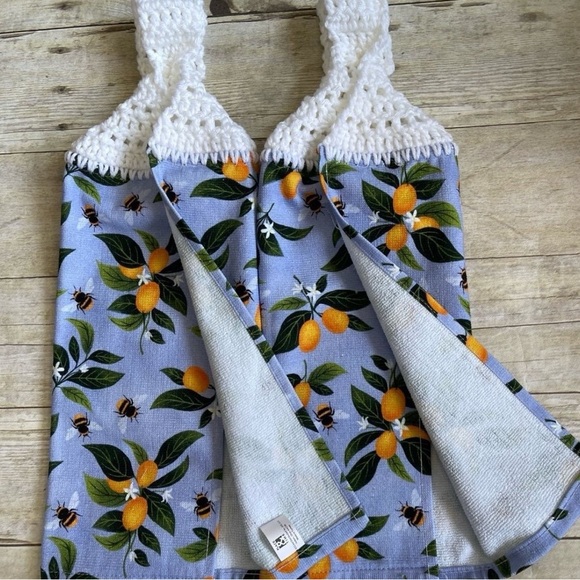 Crochet Top Hanging Towels Set of 2 Single Thickness Bees & Lemons/Fruit on Blue - Picture 4 of 4